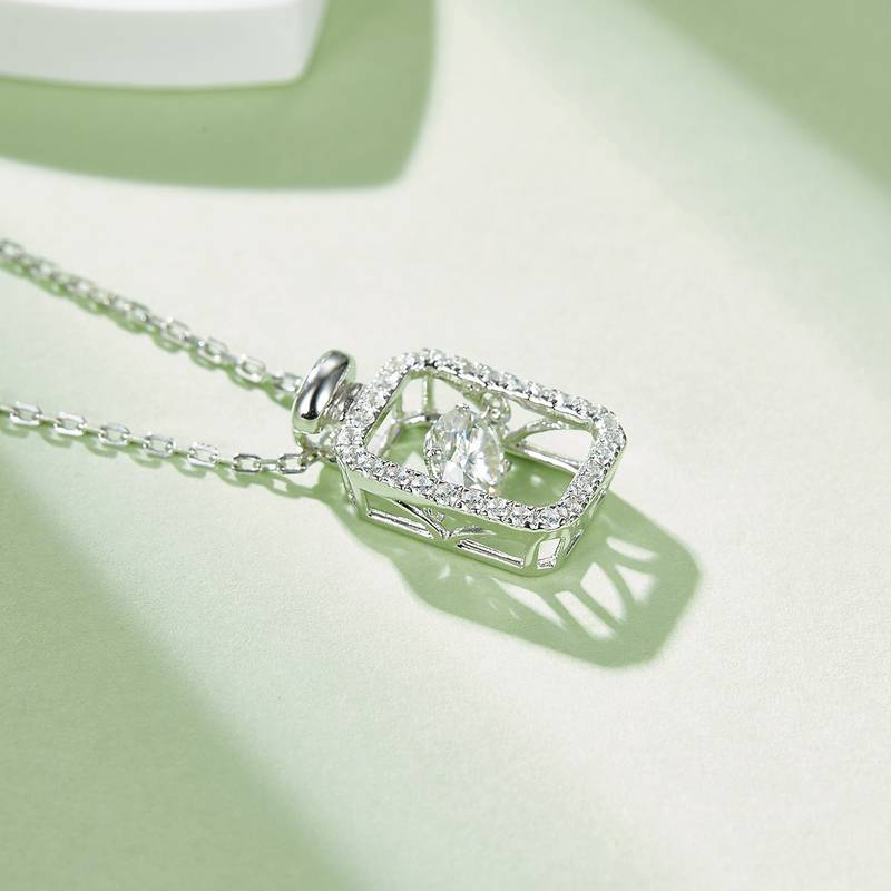 Smart perfume bottle S925 silver plated platinum Moissanite diamond necklace 50 points Level D